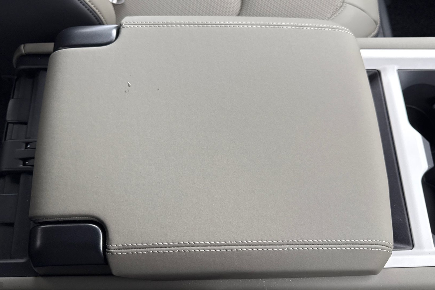 Used Land Rover Defender 90 2026 for sale - 77382785: Photo 44