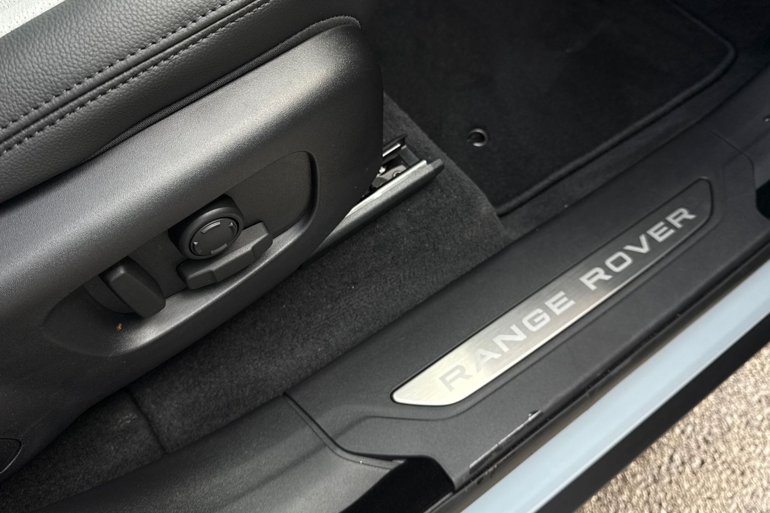 Used Land Rover Range Rover Velar 2026 for sale - 77226350: Photo 26