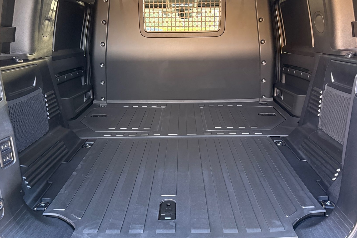 Used Land Rover Defender 110 2025 for sale - 76789730: Photo 11