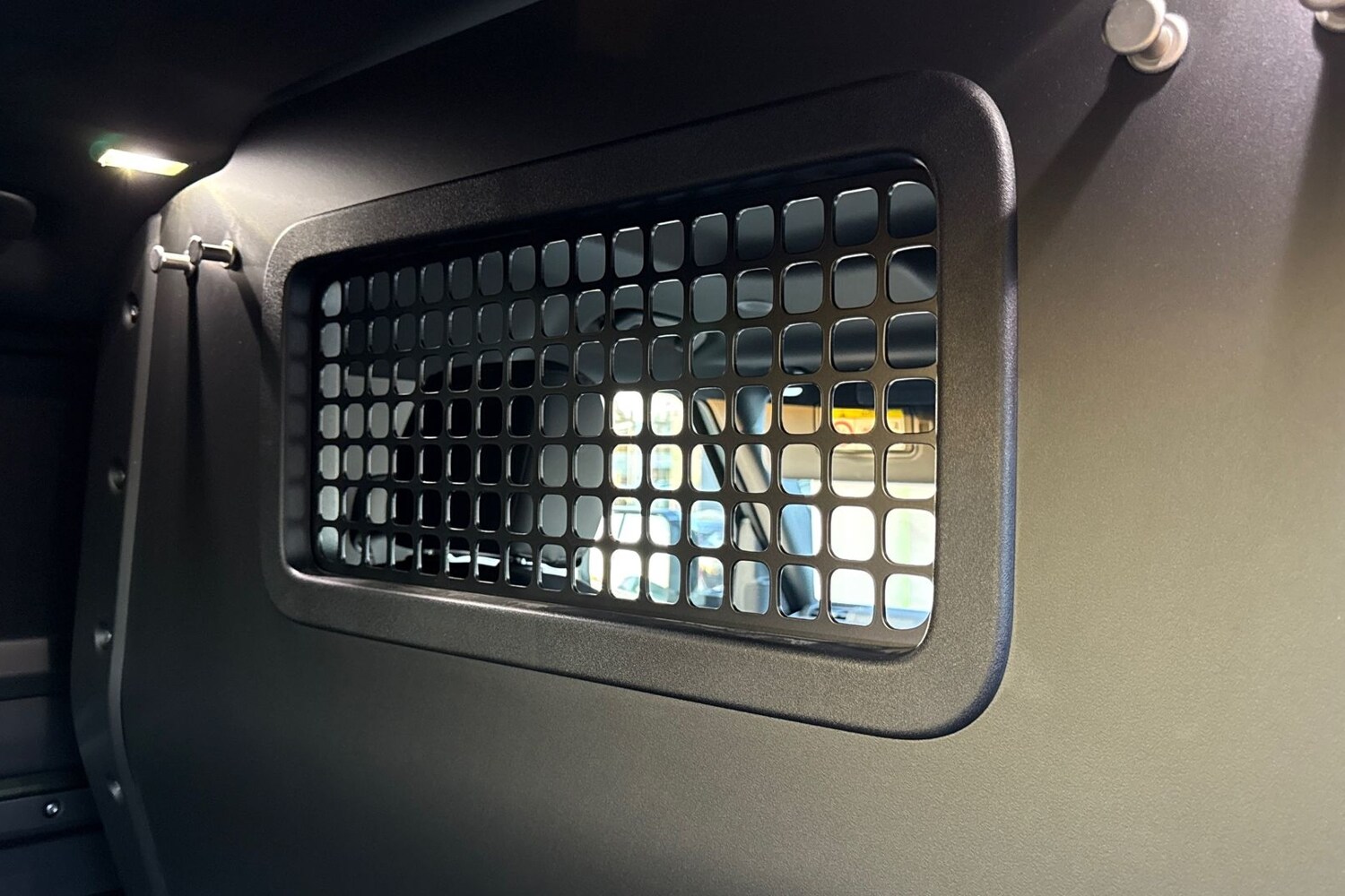 Used Land Rover Defender 110 2025 for sale - 76789730: Photo 19