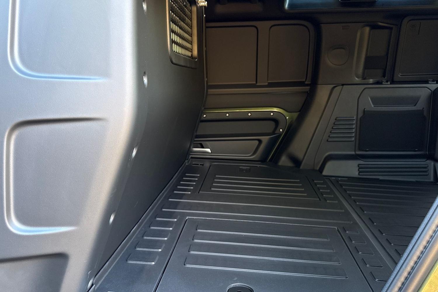 Used Land Rover Defender 110 2025 for sale - 76789730: Photo 4