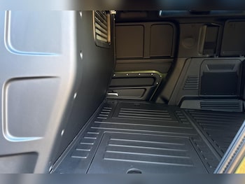 Used Land Rover Defender 110 2025 for sale - 76789730: Photo