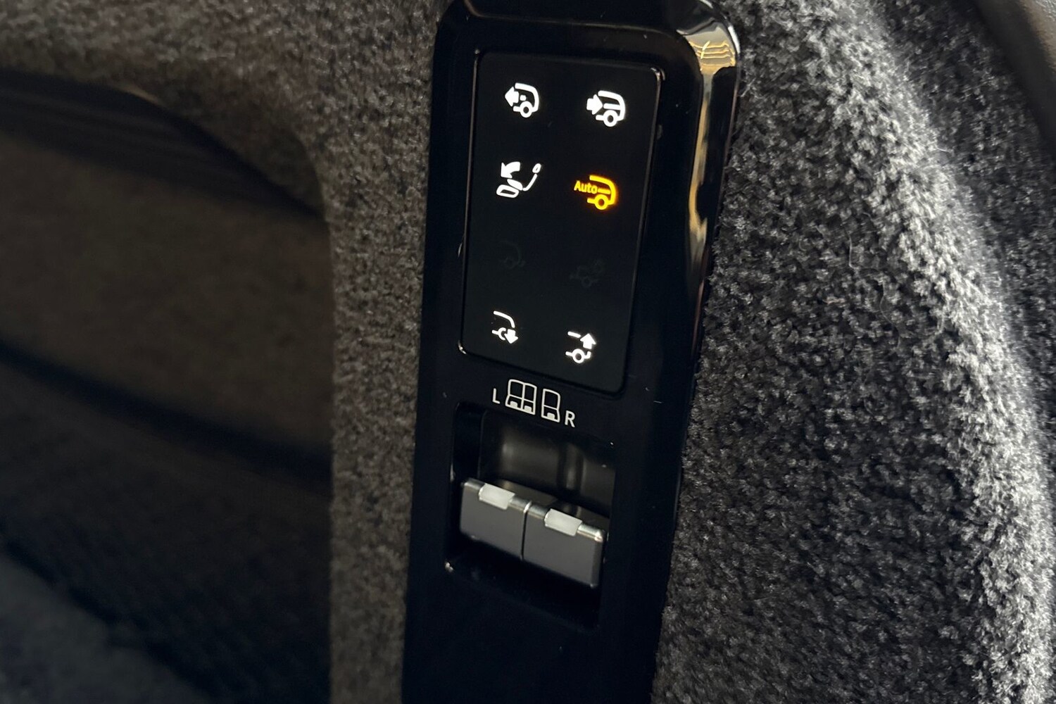 Used Land Rover Range Rover 2025 for sale - 76564721: Photo 32