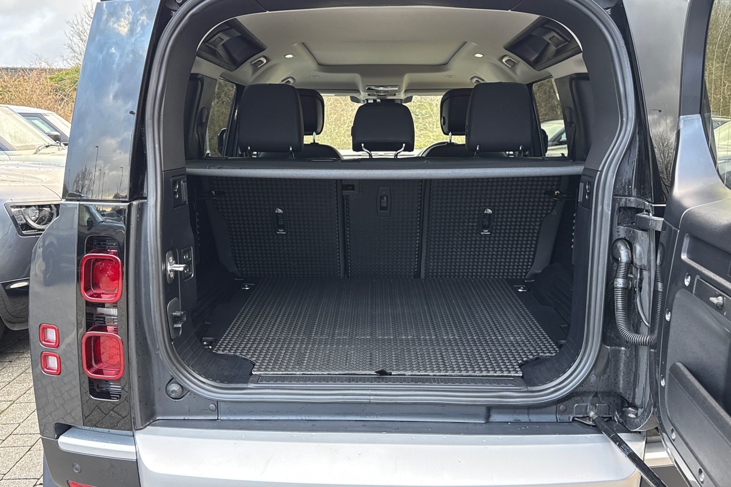 Used Land Rover Defender 2024 for sale - 77628481: Photo 10