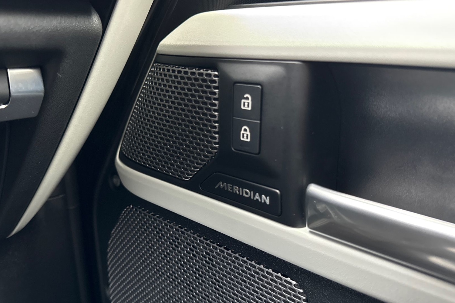 Used Land Rover Defender 2024 for sale - 77628481: Photo 24