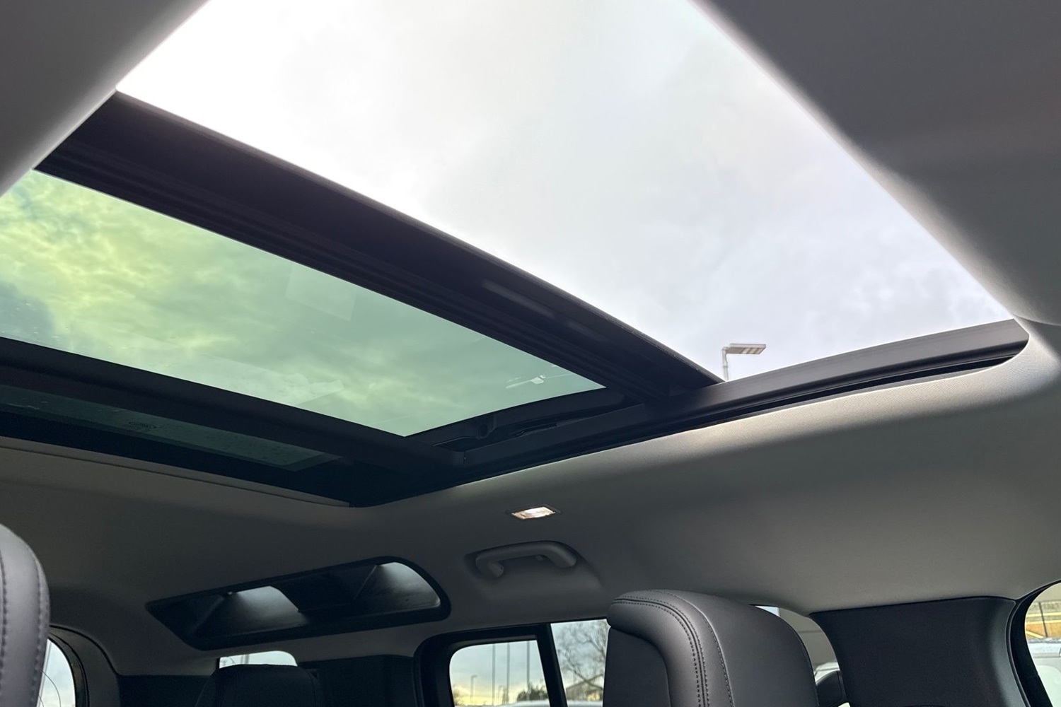 Used Land Rover Defender 2024 for sale - 77628481: Photo 32