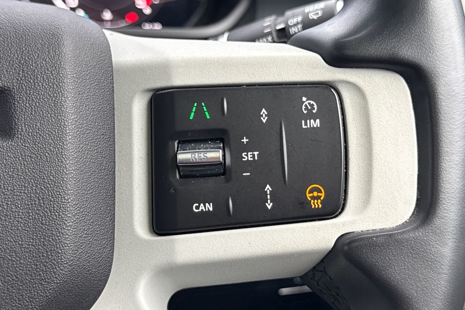 Used Land Rover Defender 2024 for sale - 77628481: Photo 33