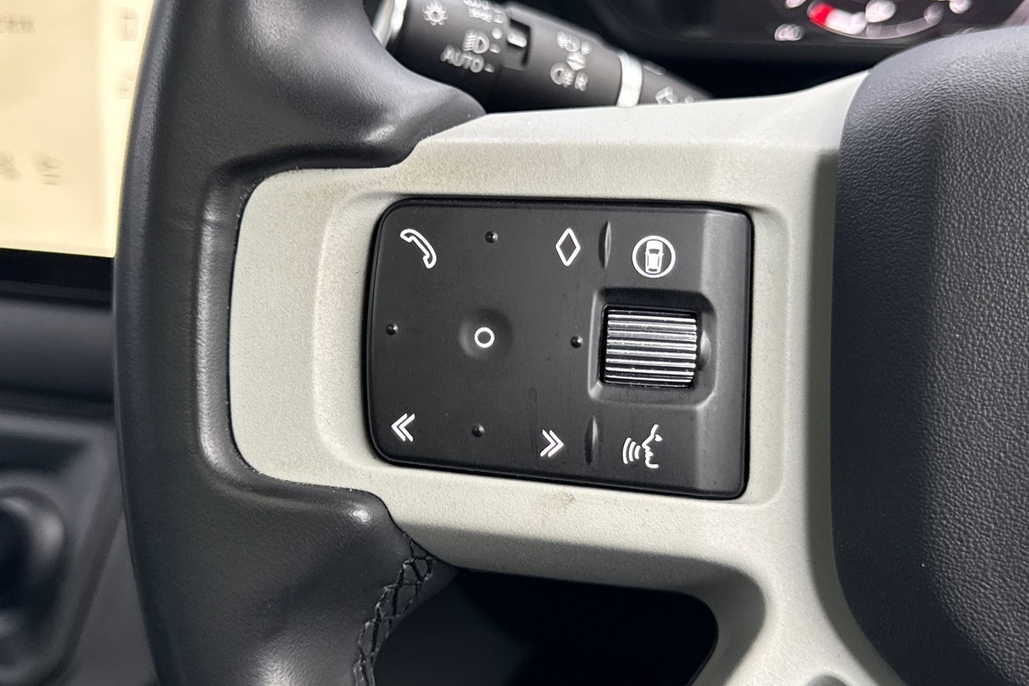 Used Land Rover Defender 2024 for sale - 77628481: Photo 34