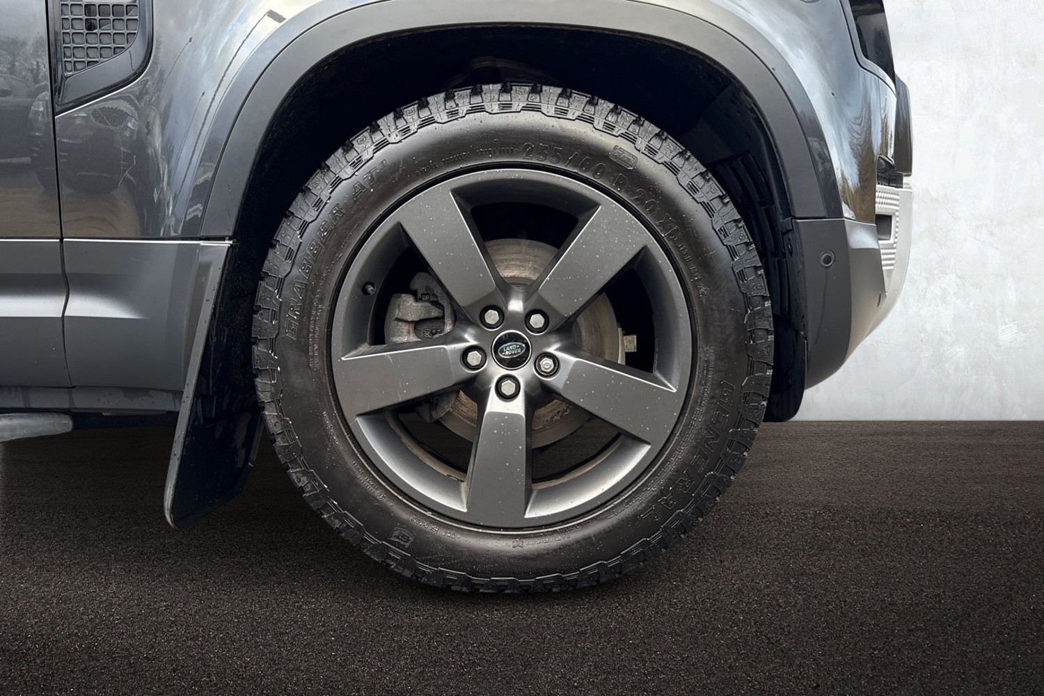 Used Land Rover Defender 2024 for sale - 77628481: Photo 8