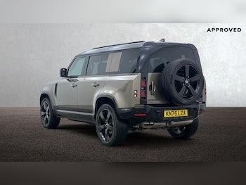 Used Land Rover Defender 110 2025 for sale - 78681356: Photo