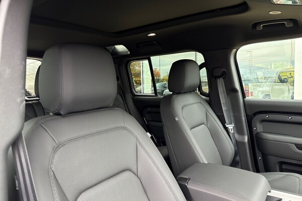 Used Land Rover Defender 110 2025 for sale - 75787295: Photo 10