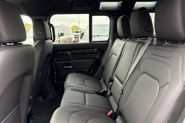 Used Land Rover Defender 110 2025 for sale - 75787295: Photo 13