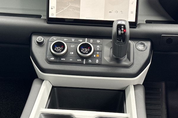 Used Land Rover Defender 110 2025 for sale - 75787295: Photo 16