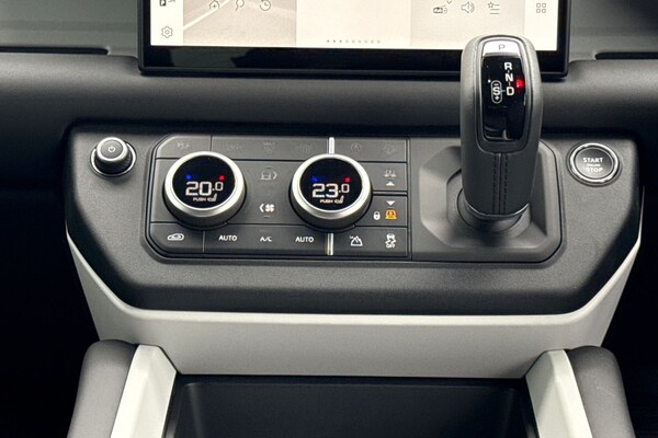 Used Land Rover Defender 110 2025 for sale - 75787295: Photo 19