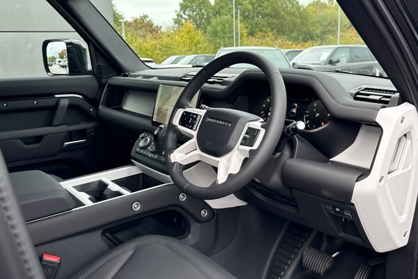 Used Land Rover Defender 110 2025 for sale - 75787295: Photo 27