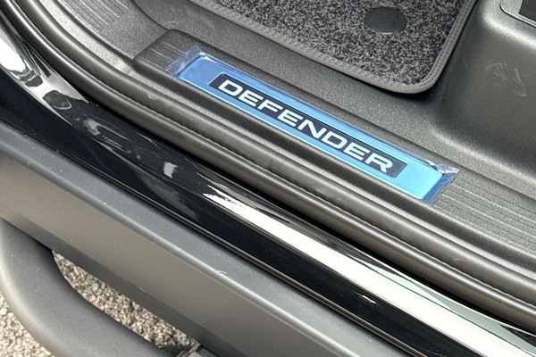 Used Land Rover Defender 110 2025 for sale - 75787295: Photo 34