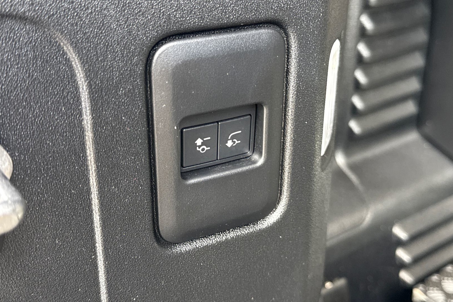 Used Land Rover Defender 90 2024 for sale - 77451150: Photo 28