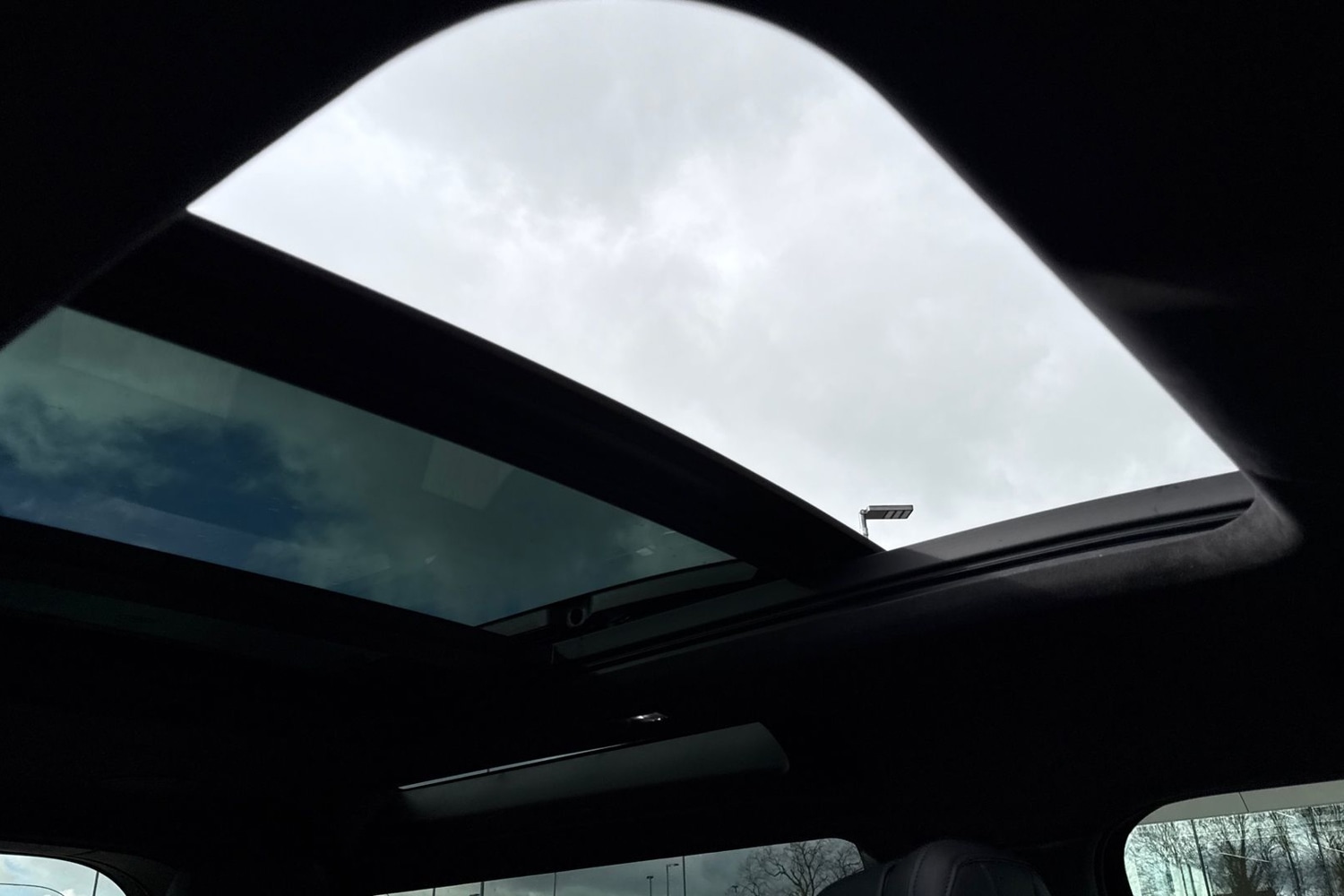 Used Land Rover Defender 90 2024 for sale - 77451150: Photo 32