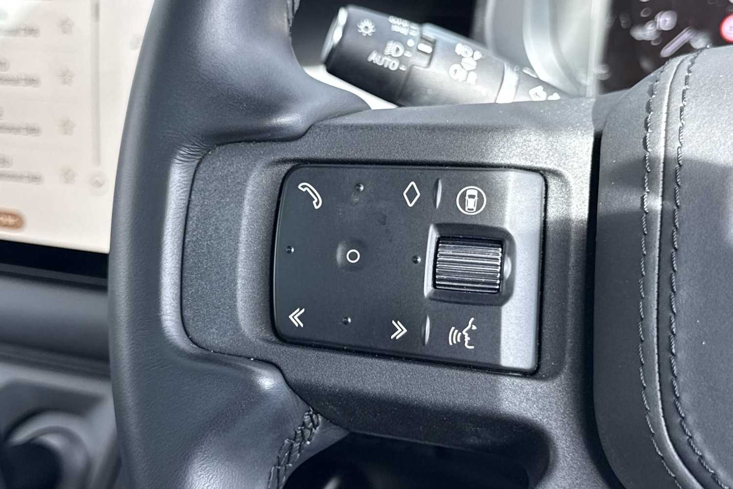 Used Land Rover Defender 90 2024 for sale - 77451150: Photo 34