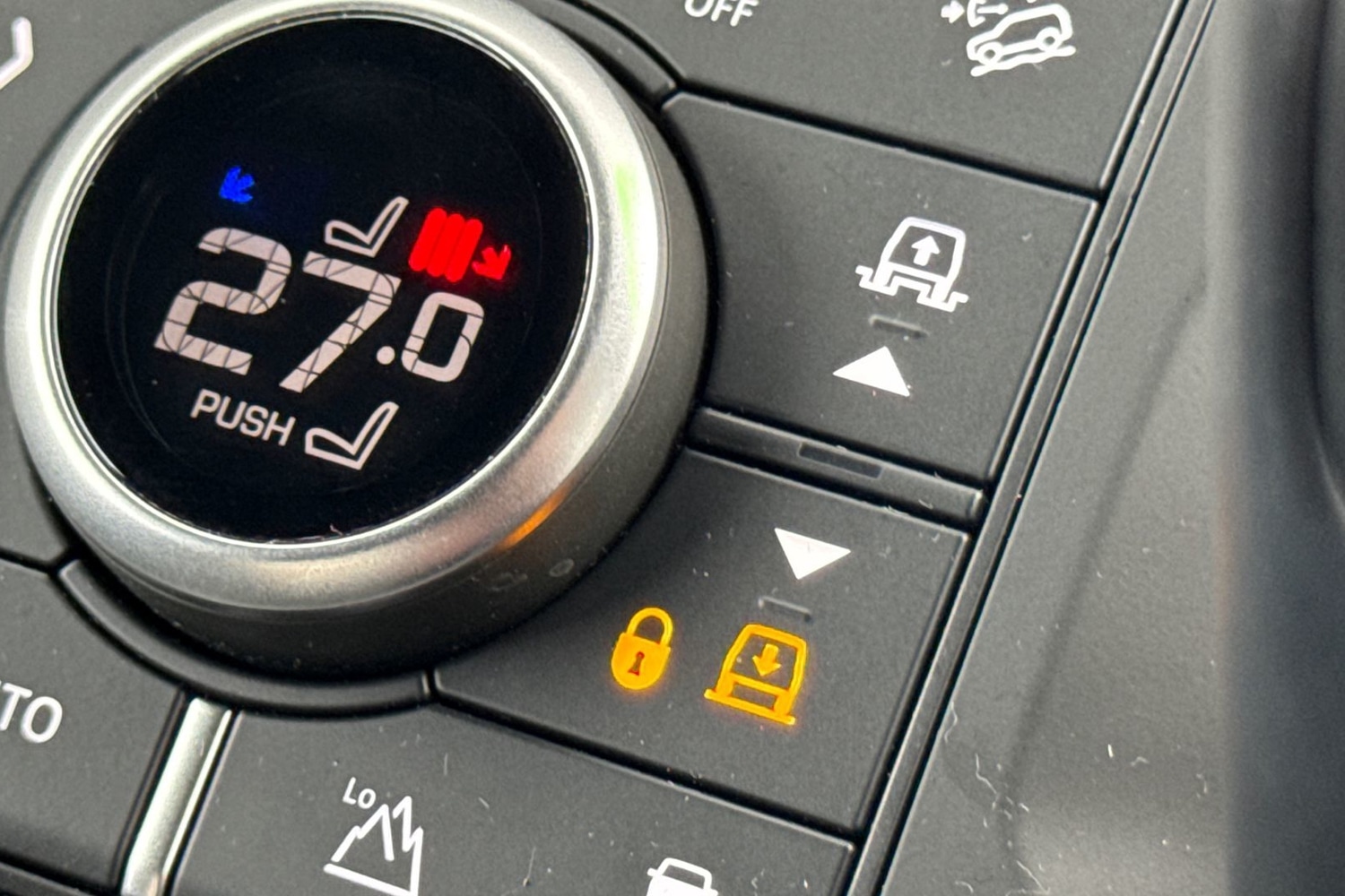 Used Land Rover Defender 90 2024 for sale - 77451150: Photo 44