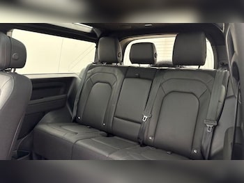 Used Land Rover Defender 2024 for sale - 77451150: Photo