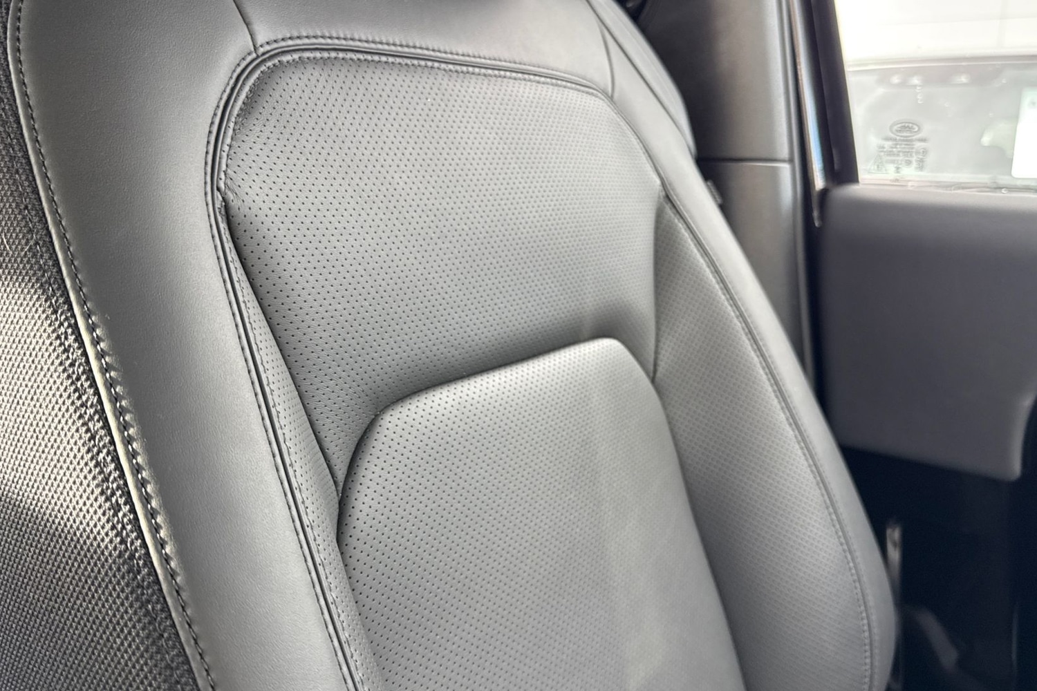 Used Land Rover Defender 90 2024 for sale - 77451150: Photo 50