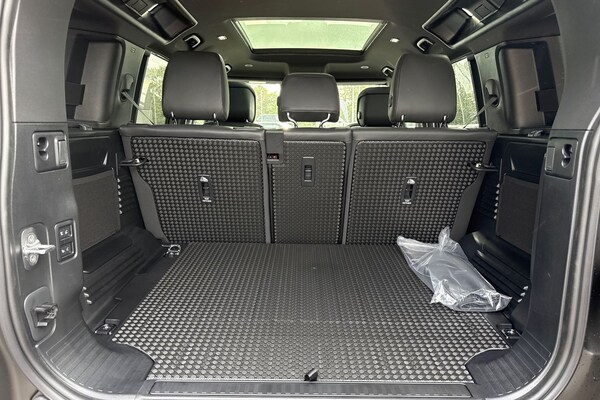 Used Land Rover Defender 110 2025 for sale - 76249207: Photo 29