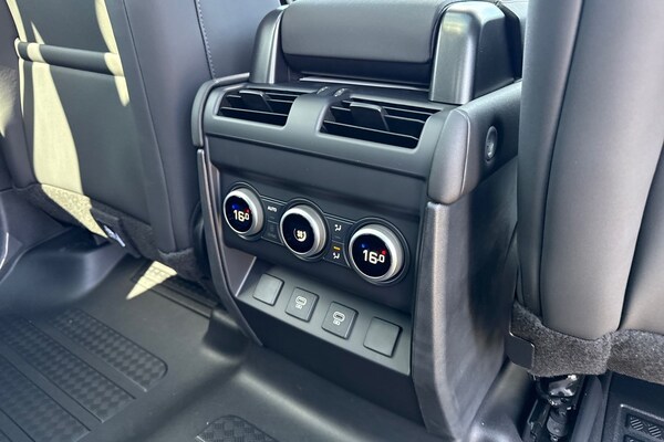 Used Land Rover Defender 110 2025 for sale - 75524972: Photo 26
