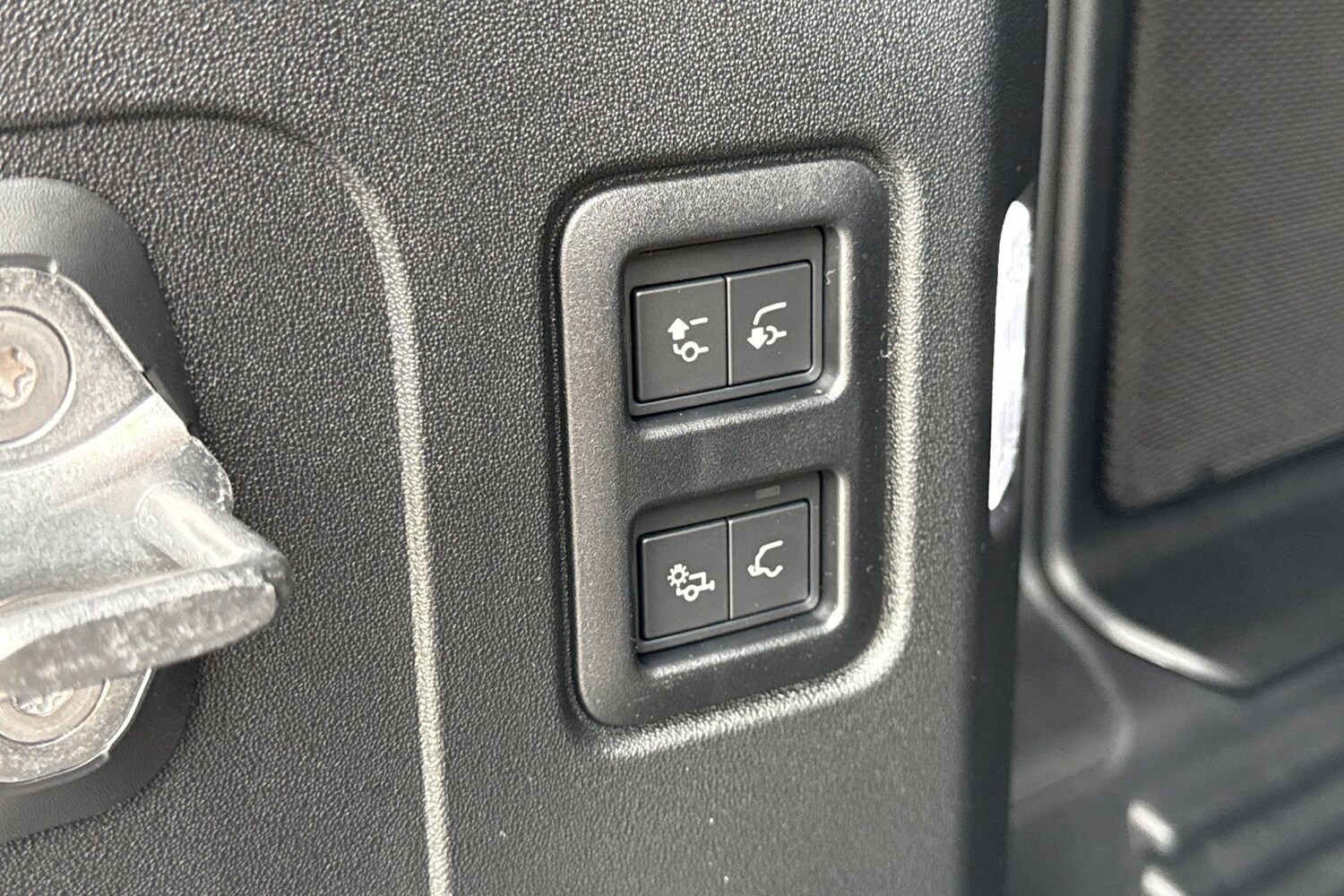 Used Land Rover Defender 2026 for sale - 78016272: Photo 36