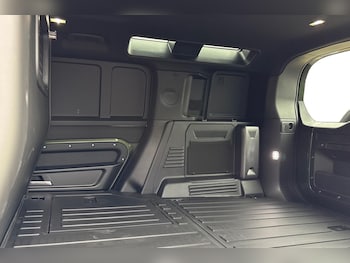 Used Land Rover Defender 2026 for sale - 78016272: Photo