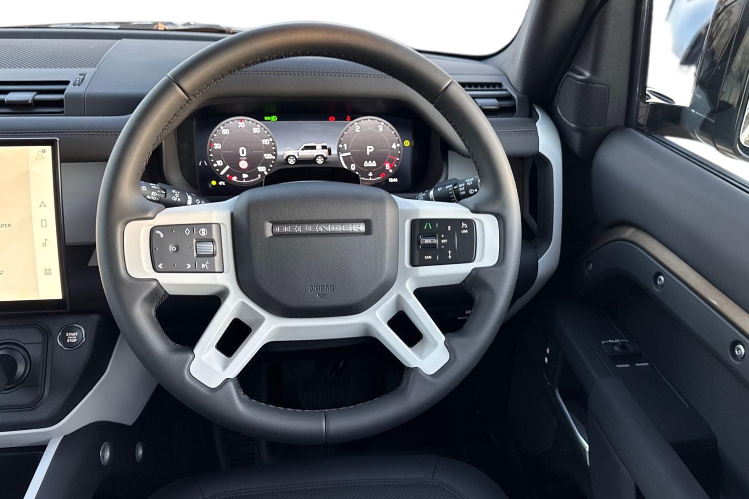 Used Land Rover Defender 90 2025 for sale - 76641746: Photo 15