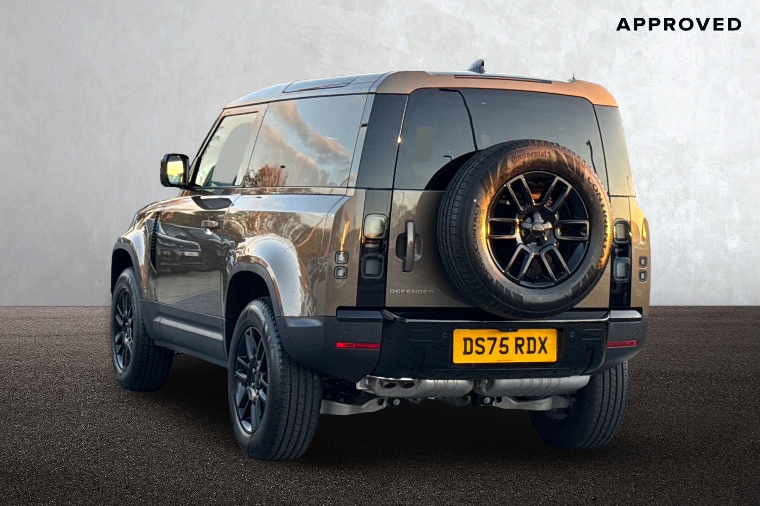 Used Land Rover Defender 90 2025 for sale - 76641746: Photo 2