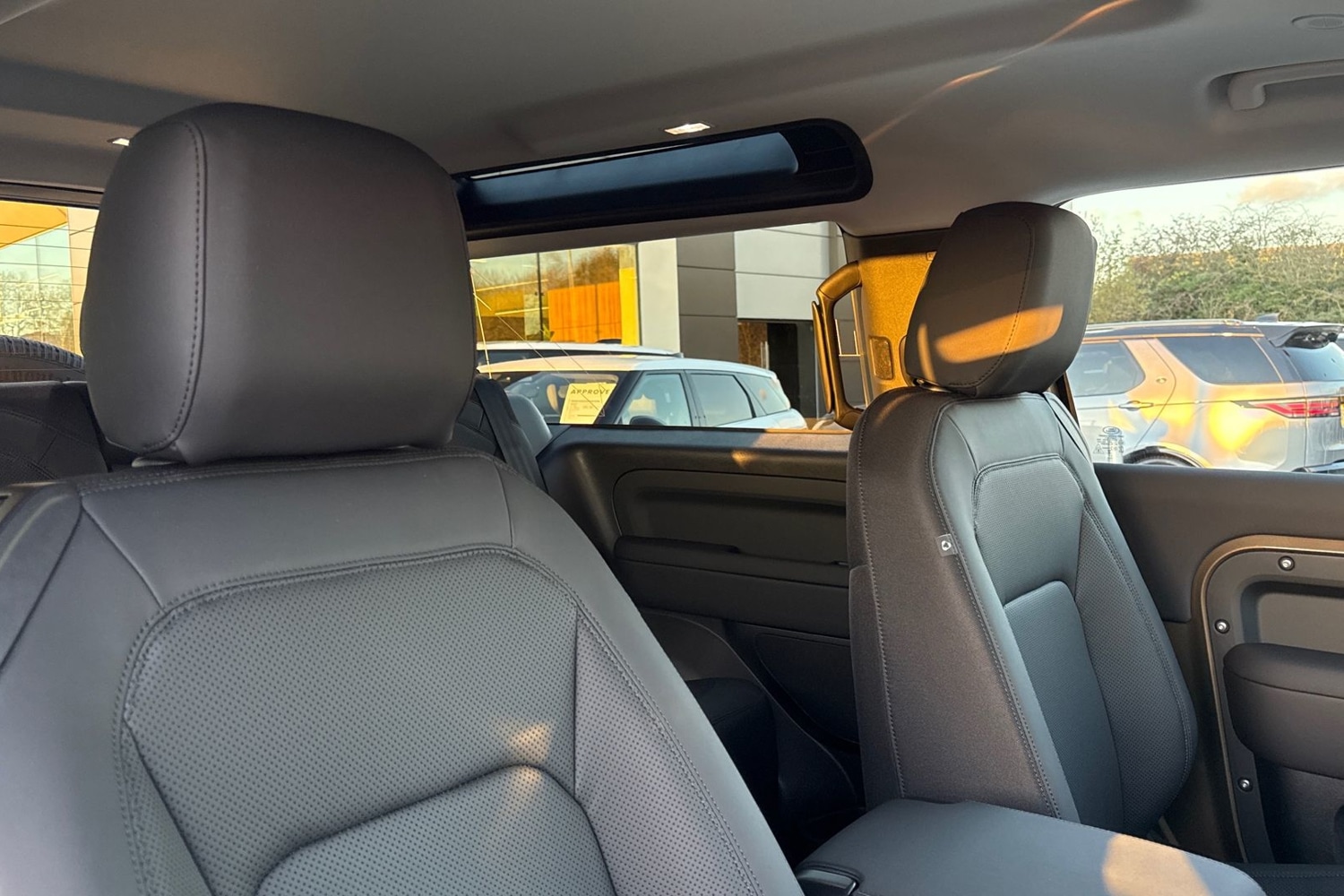 Used Land Rover Defender 90 2025 for sale - 76641746: Photo 21