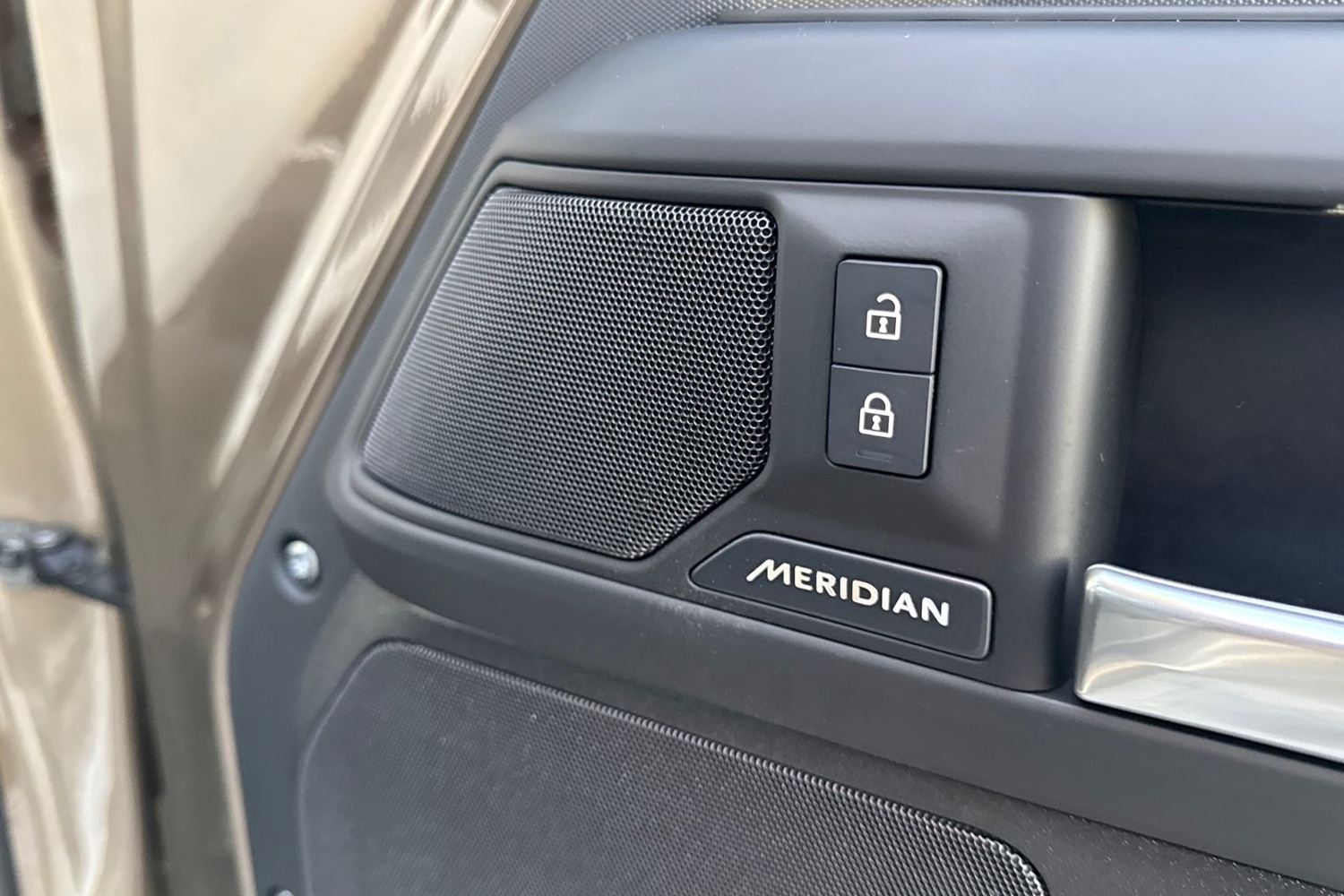 Used Land Rover Defender 90 2025 for sale - 76641746: Photo 24