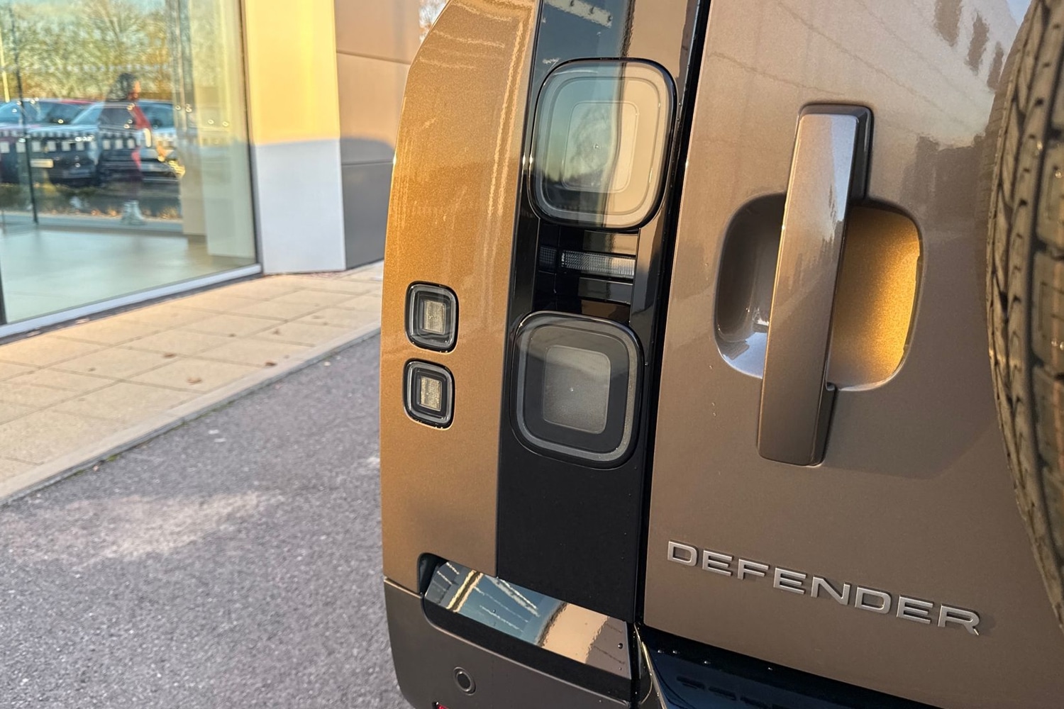 Used Land Rover Defender 90 2025 for sale - 76641746: Photo 26