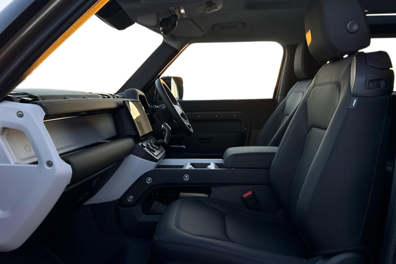 Used Land Rover Defender 90 2025 for sale - 76641746: Photo 3