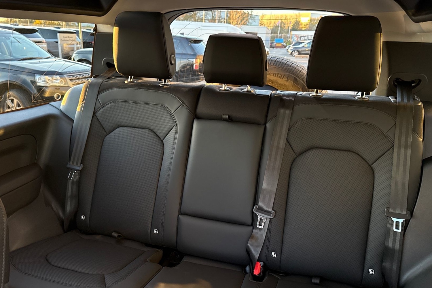 Used Land Rover Defender 90 2025 for sale - 76641746: Photo 30