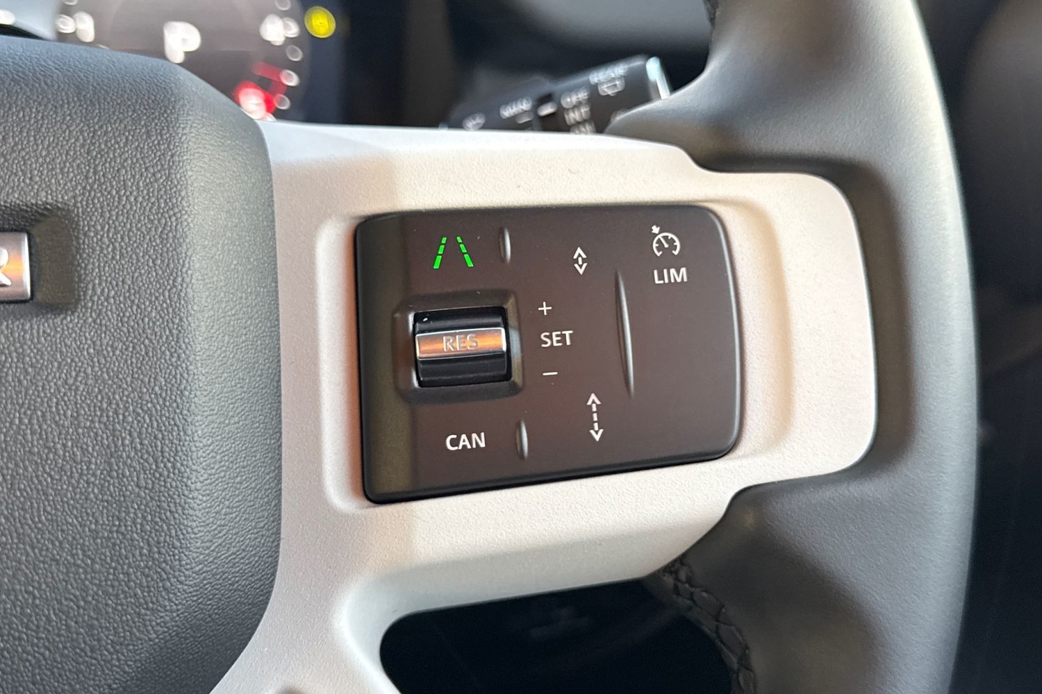 Used Land Rover Defender 90 2025 for sale - 76641746: Photo 31