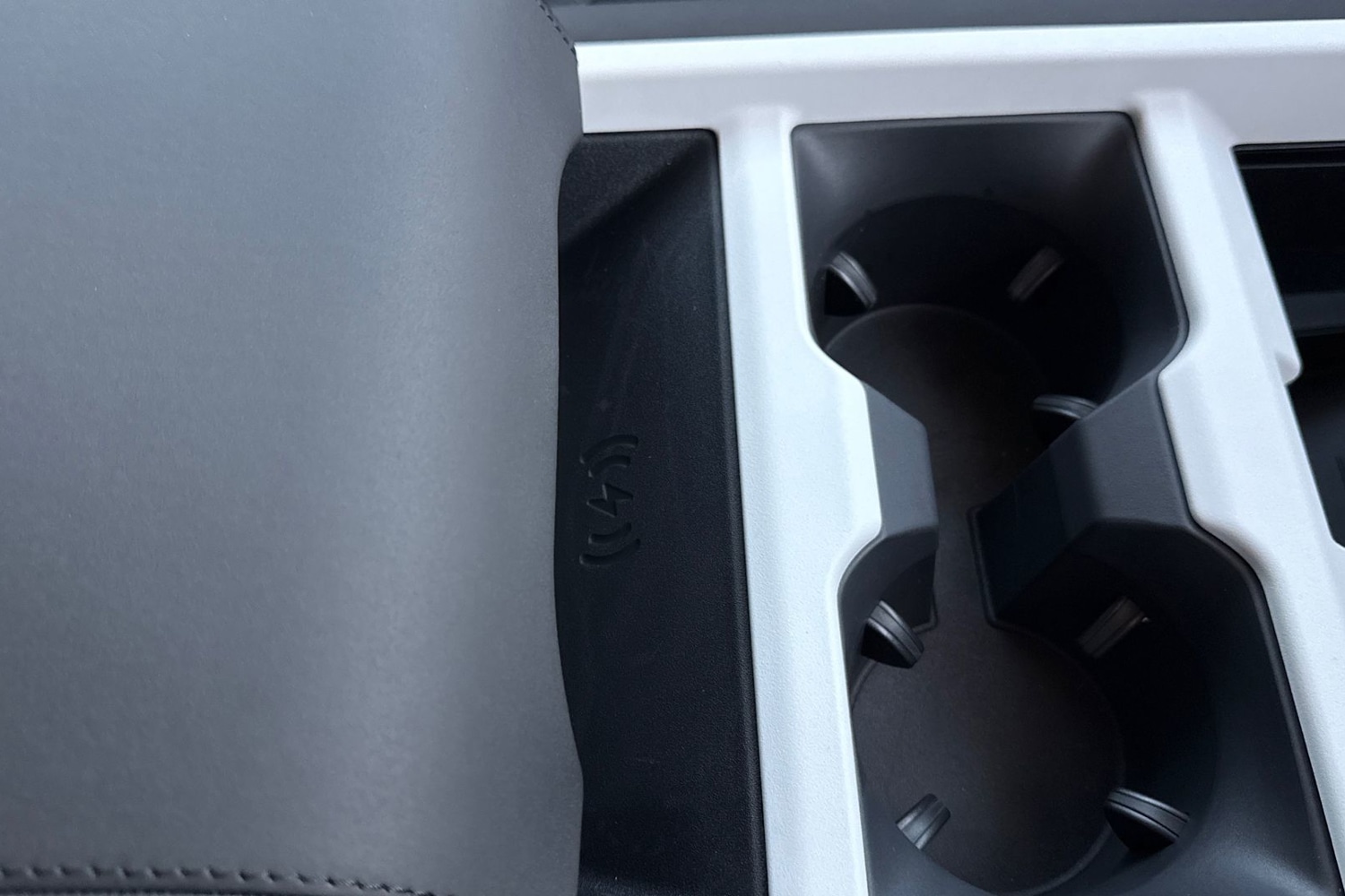 Used Land Rover Defender 90 2025 for sale - 76641746: Photo 44