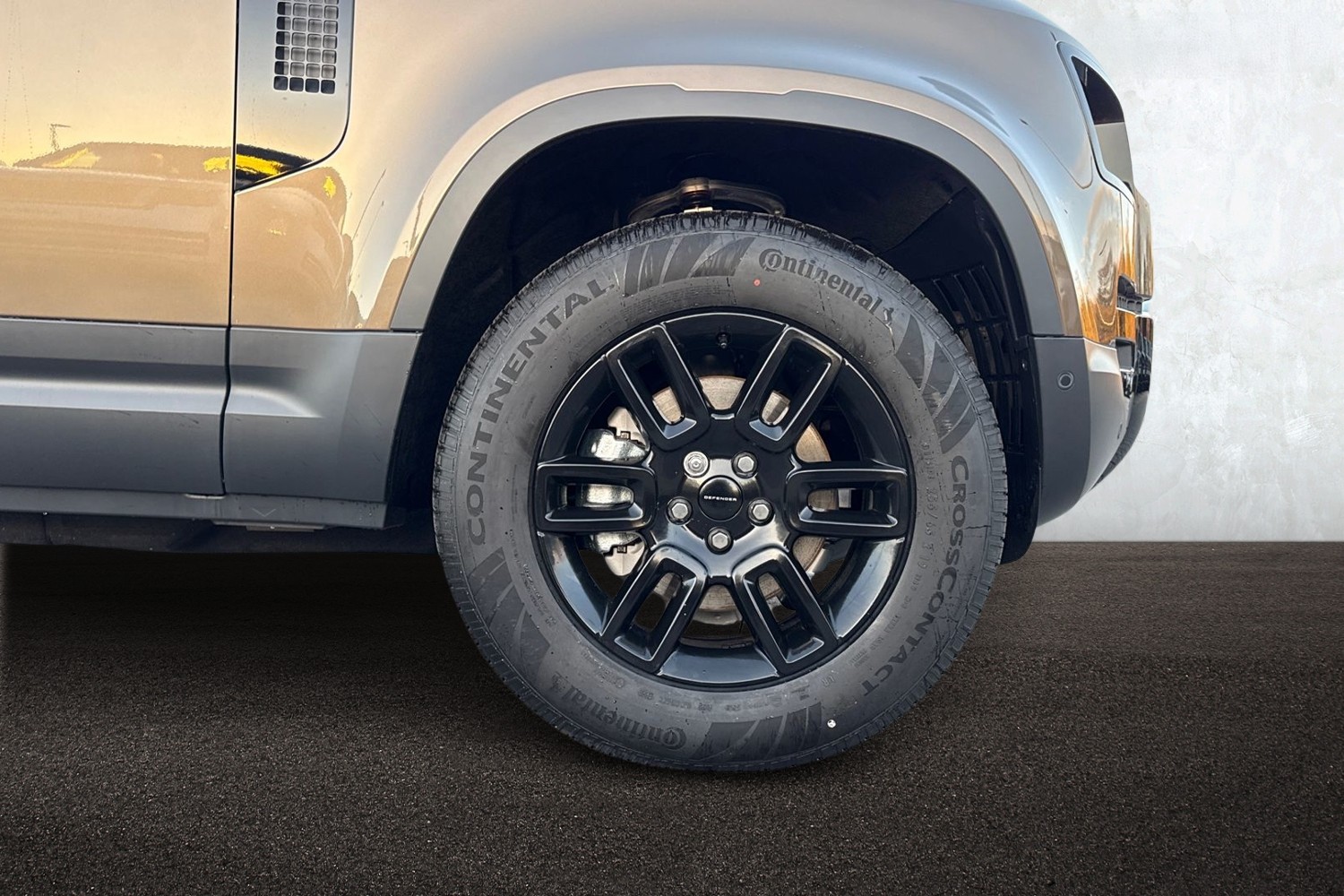 Used Land Rover Defender 90 2025 for sale - 76641746: Photo 8