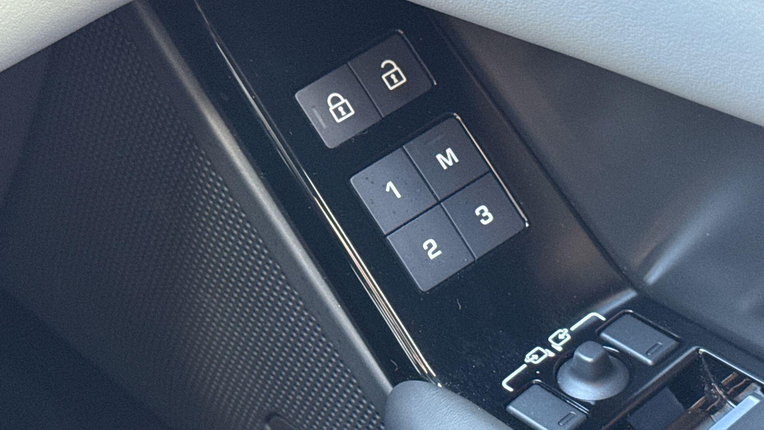 Used Land Rover Range Rover Velar 2024 for sale - 76194206: Photo 24