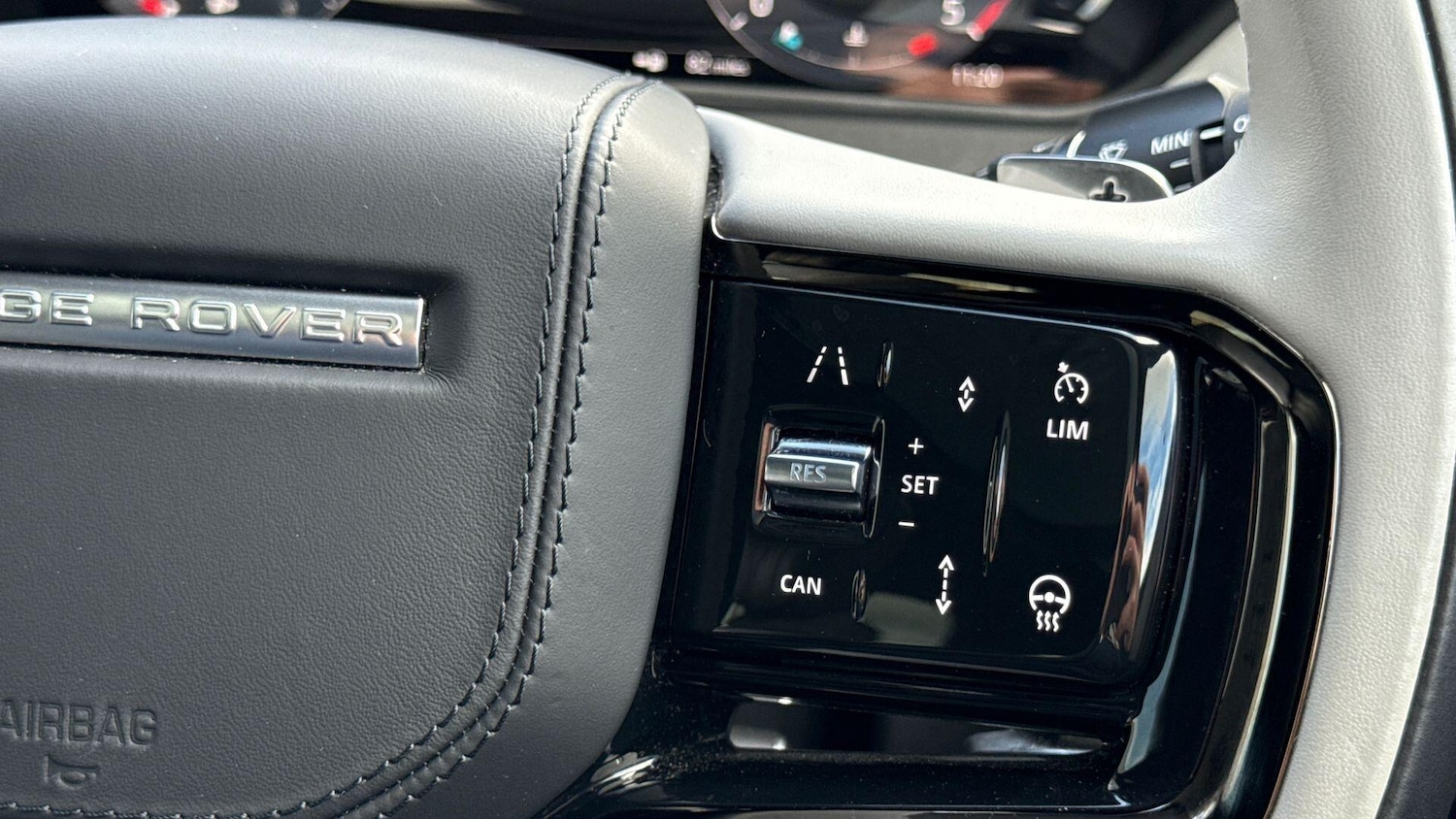 Used Land Rover Range Rover Velar 2024 for sale - 76194206: Photo 28