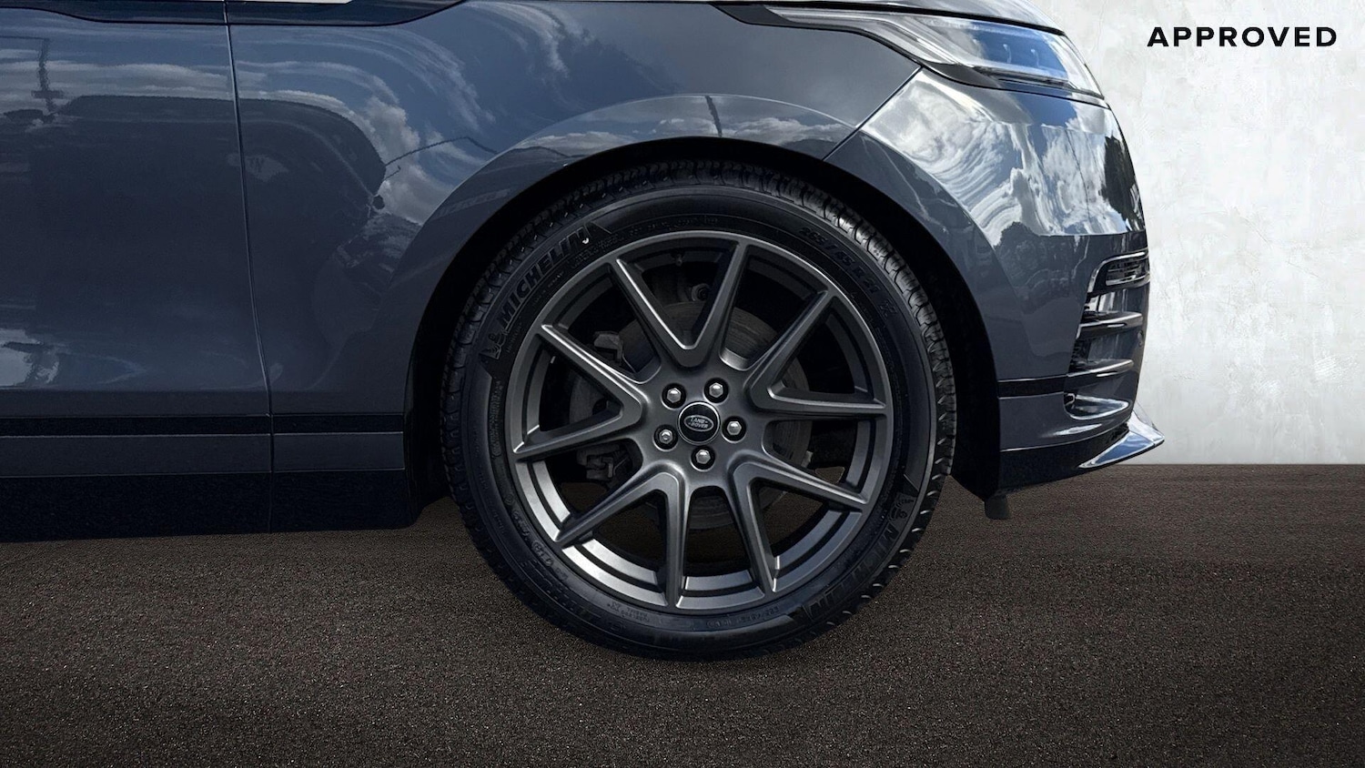 Used Land Rover Range Rover Velar 2024 for sale - 76194206: Photo 9