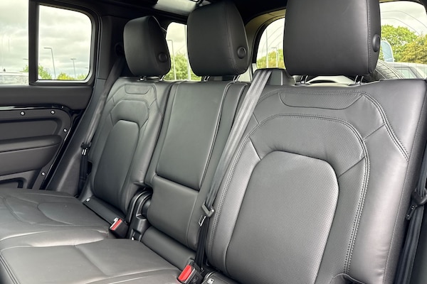 Used Land Rover Defender 110 2025 for sale - 75525091: Photo 13