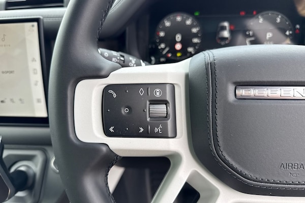 Used Land Rover Defender 110 2025 for sale - 75525091: Photo 17
