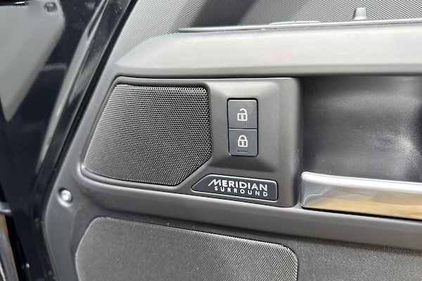 Used Land Rover Defender 110 2025 for sale - 75525091: Photo 28