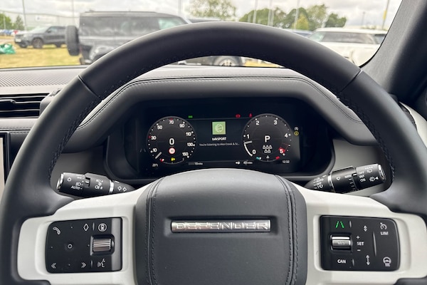 Used Land Rover Defender 110 2025 for sale - 75525091: Photo 30