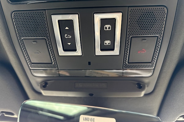 Used Land Rover Defender 110 2025 for sale - 75525091: Photo 38