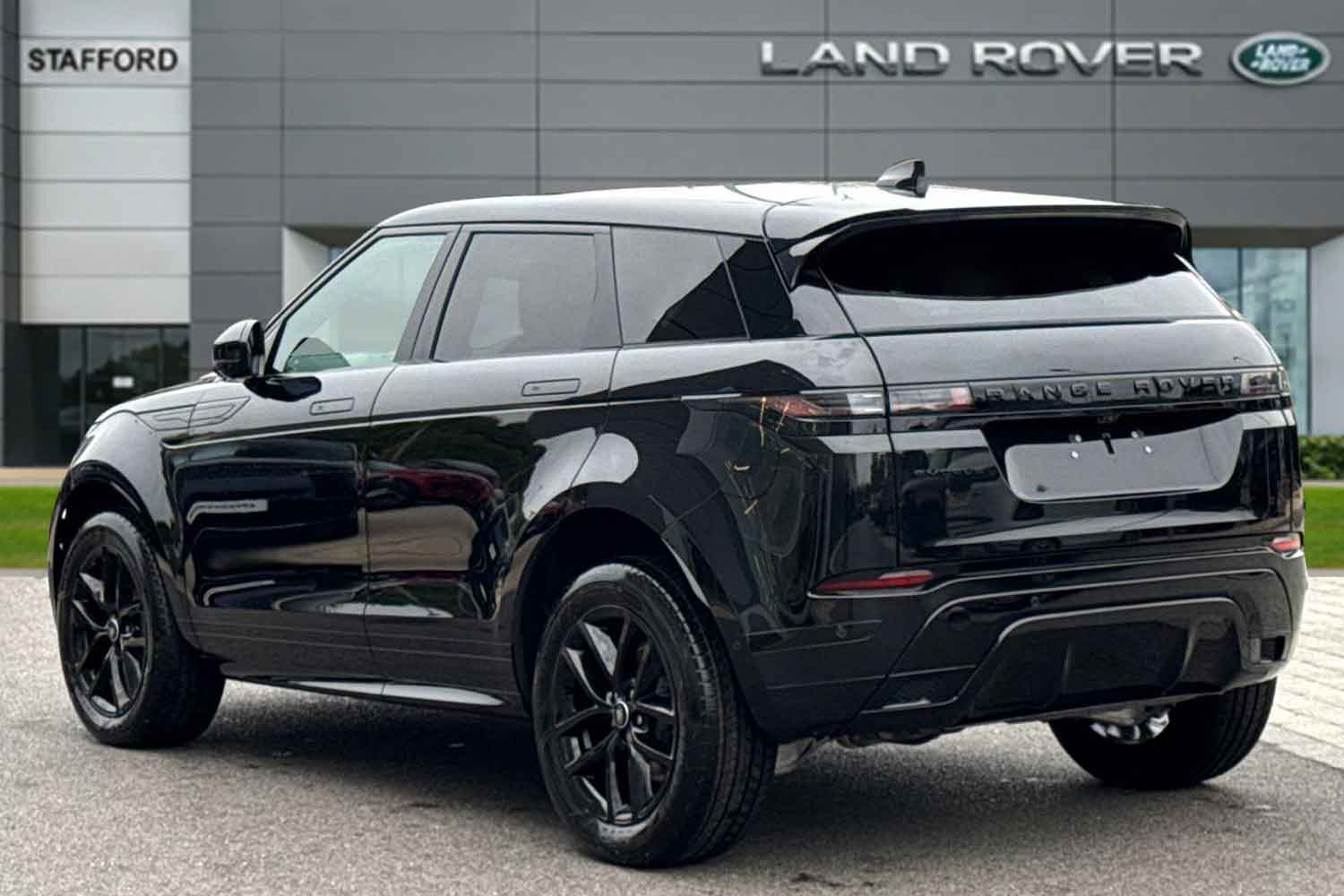 Used Land Rover Range Rover Evoque 2025 for sale - 76272472: Photo 2