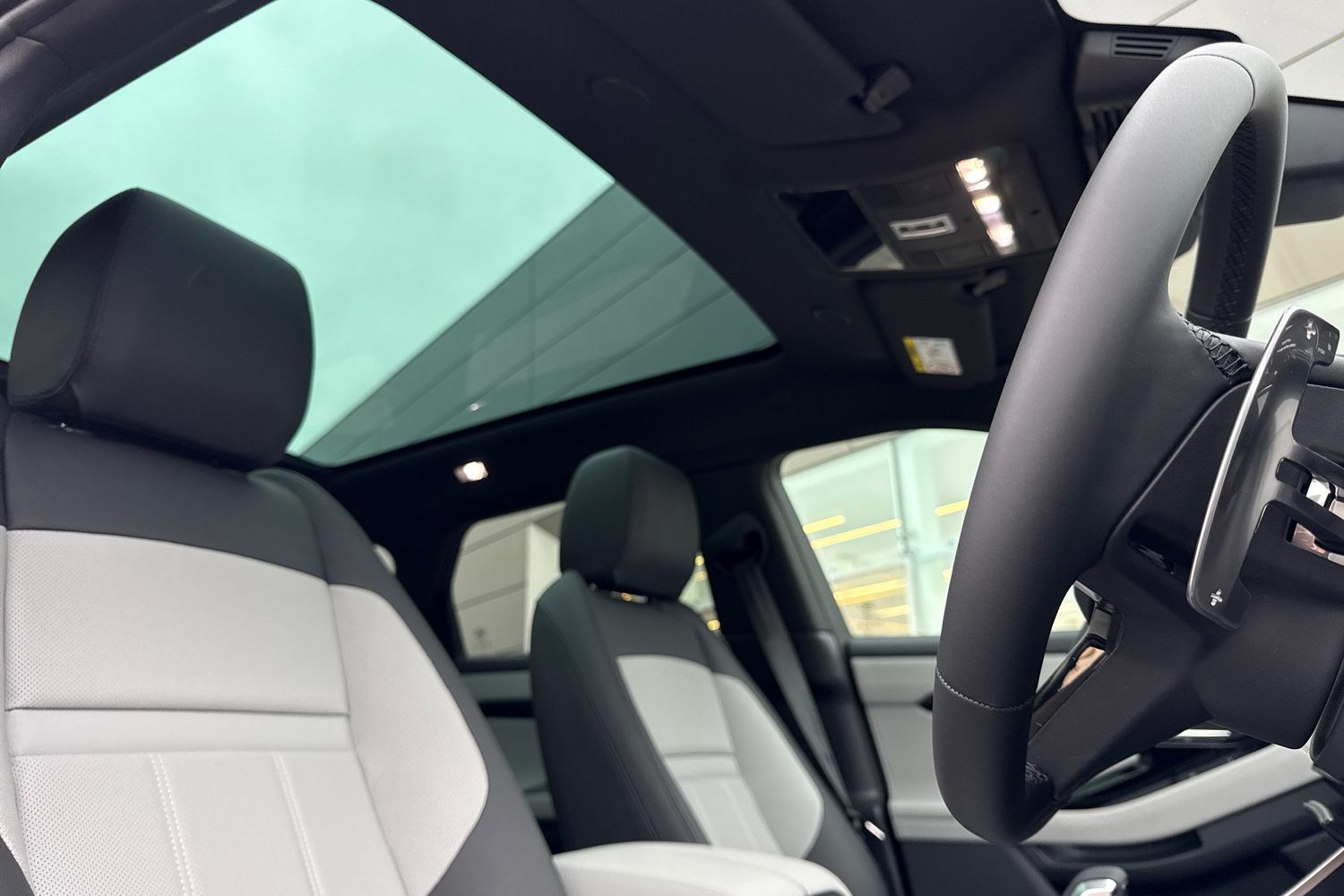 Used Land Rover Range Rover Evoque 2025 for sale - 76272472: Photo 39